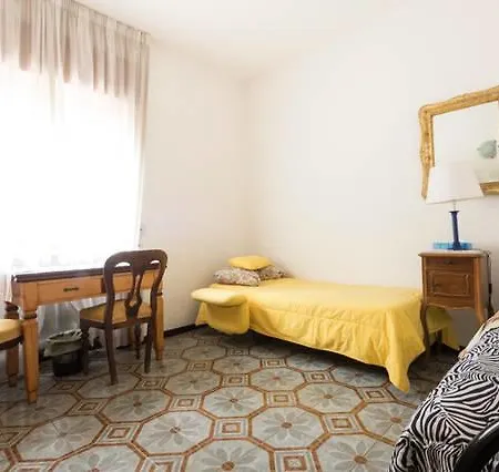 Bed & Breakfast University B&B