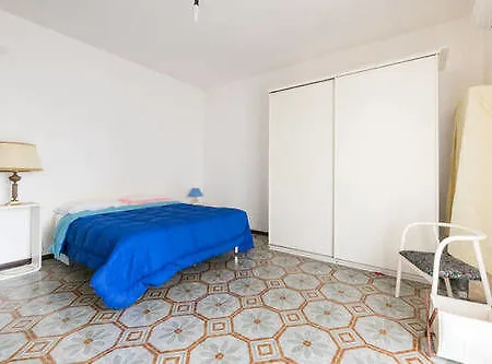 Bed & Breakfast University B&B *
