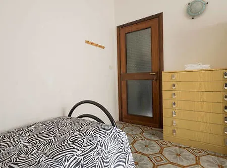 University B&B Bed & Breakfast *